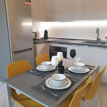 Dimora Di Privacy Fronte Parco E Ospedale Di Monza Apartman Lissone Kültér fotó