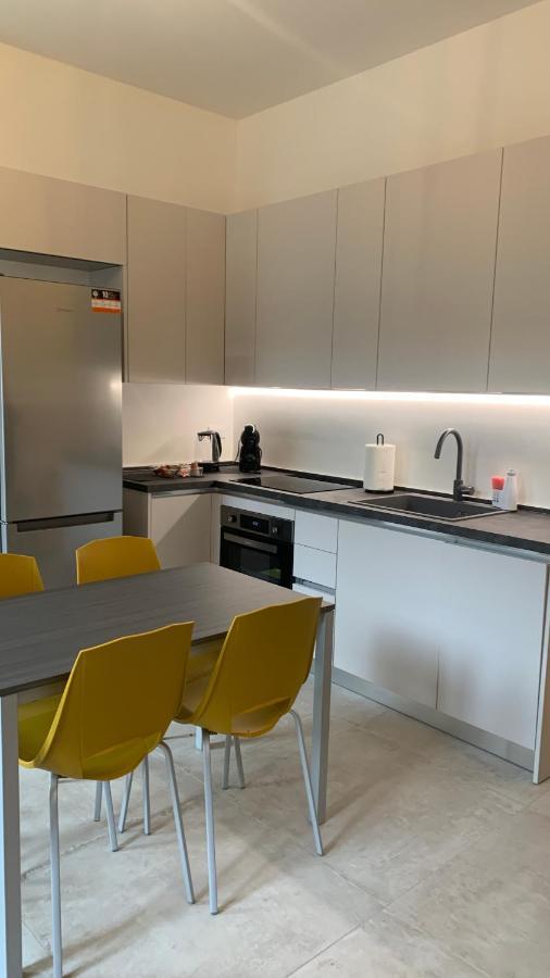Dimora Di Privacy Fronte Parco E Ospedale Di Monza Apartman Lissone Kültér fotó